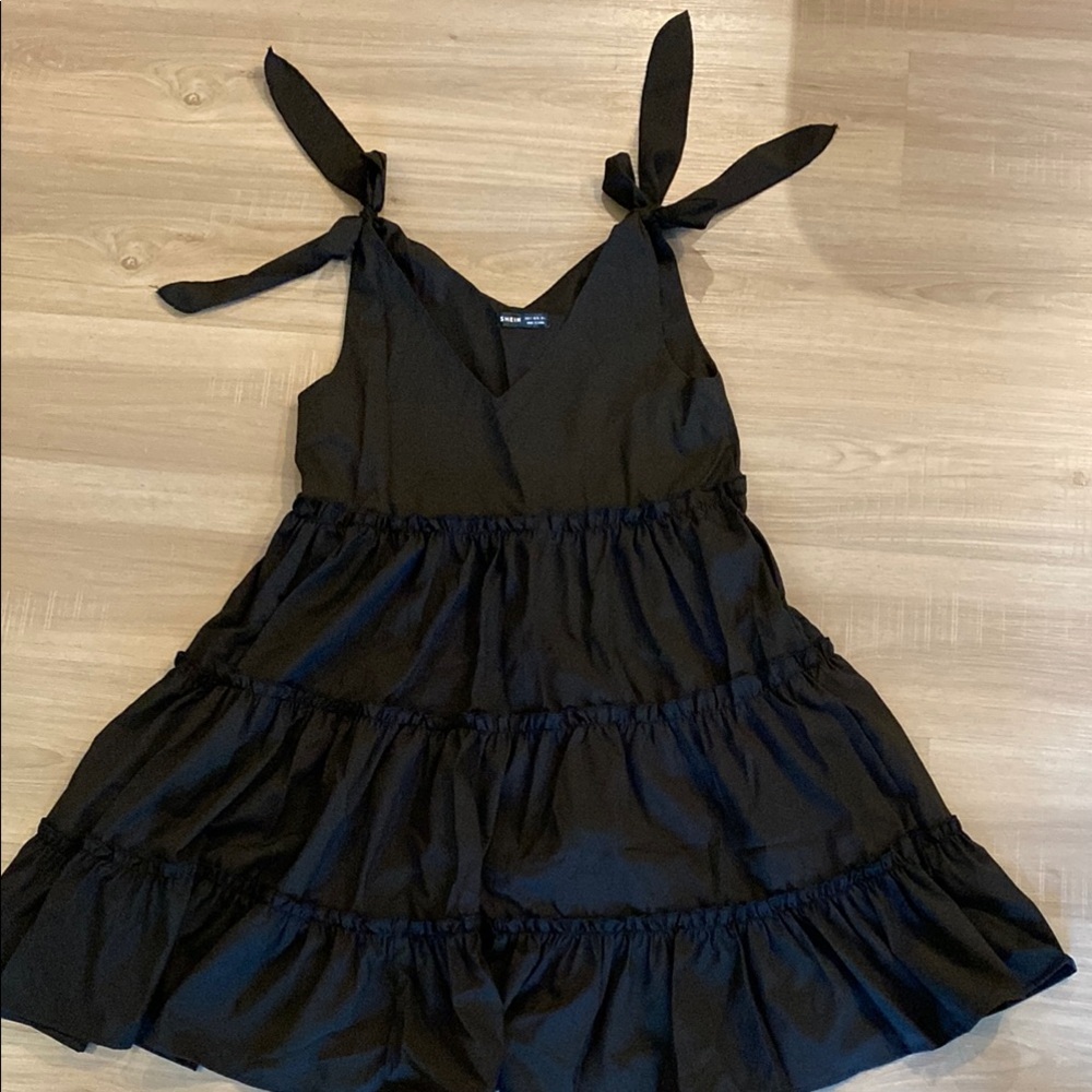 NWOT SHEIN Black Tiered V-Neck Flowy Swing Dress with Tie straps Small
